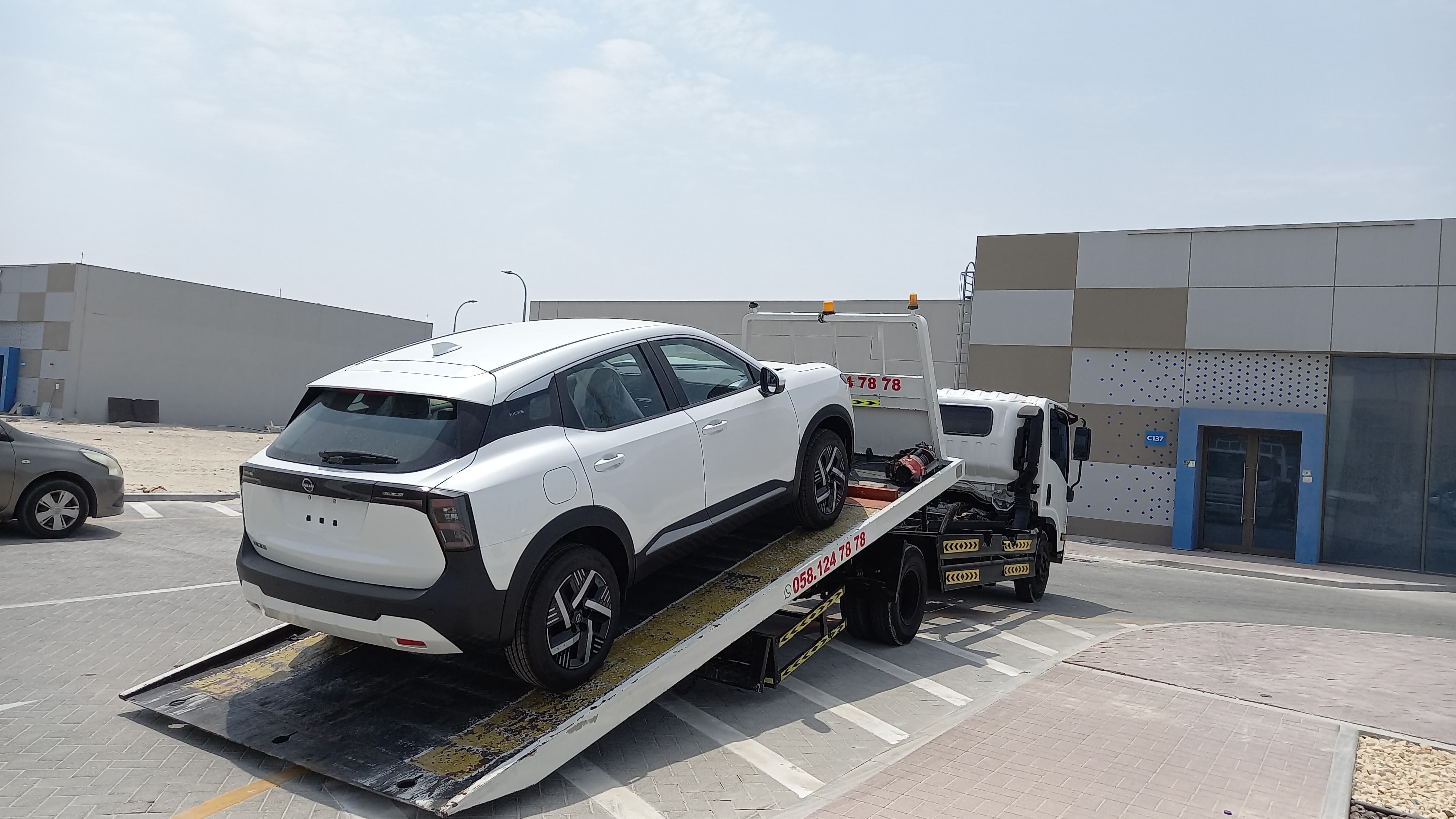 Flatbed truck service